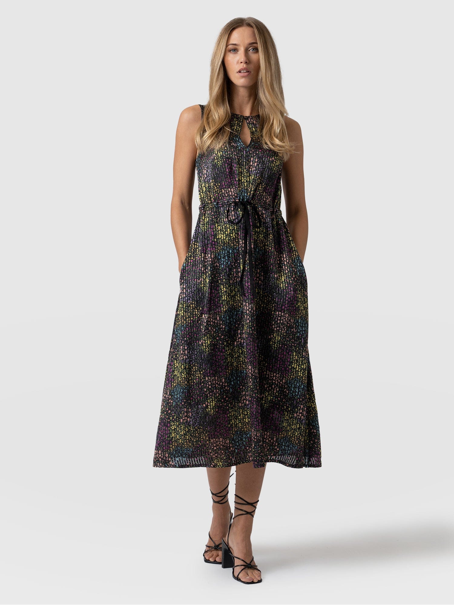 Jodi Cinched Waist Dress Ditsy Floral Burnout - Women's Dresses | Saint + Sofia® EU